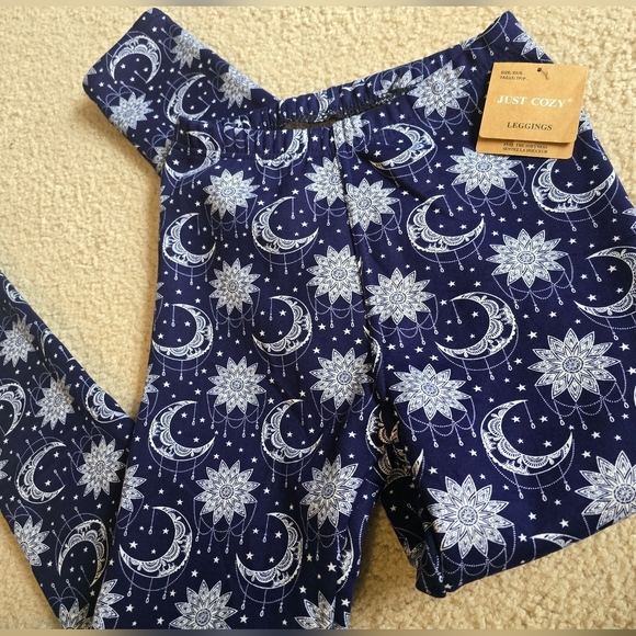 🌈 NWT Just Cozy Faux Fur Lined 🌙 Celestial Leggings Size XS/Small - Picture 1 of 5